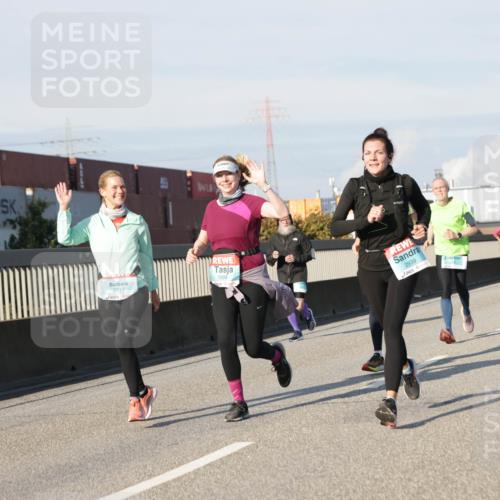 03.10.2025 - Köhlbrandbrückenlauf Jannik Wohlers http://msf.ph/oto/9083280 03.10.2025 09:55:43 Position 3 3717, 1568, 2939, 149 meine-sportfotos.de