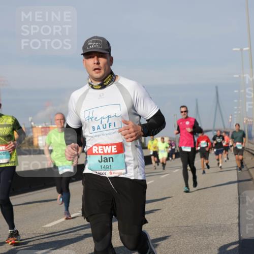 03.10.2025 - Köhlbrandbrückenlauf Jannik Wohlers http://msf.ph/oto/9083350 03.10.2025 09:55:44 Position 3 1520, 1491 meine-sportfotos.de