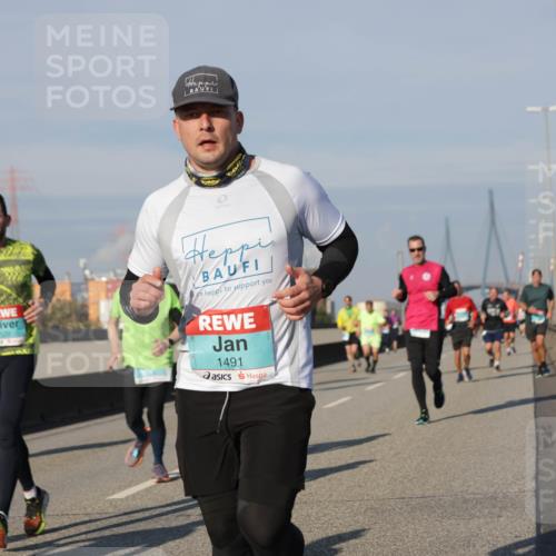 03.10.2025 - Köhlbrandbrückenlauf Jannik Wohlers http://msf.ph/oto/9083355 03.10.2025 09:55:44 Position 3 1520, 1491 meine-sportfotos.de
