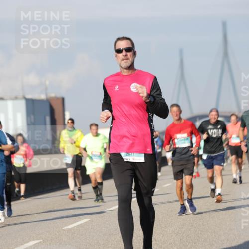 03.10.2025 - Köhlbrandbrückenlauf Jannik Wohlers http://msf.ph/oto/9083359 03.10.2025 09:55:46 Position 3 2941 meine-sportfotos.de