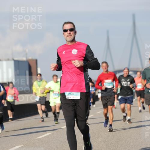 03.10.2025 - Köhlbrandbrückenlauf Jannik Wohlers http://msf.ph/oto/9083372 03.10.2025 09:55:46 Position 3 2941 meine-sportfotos.de