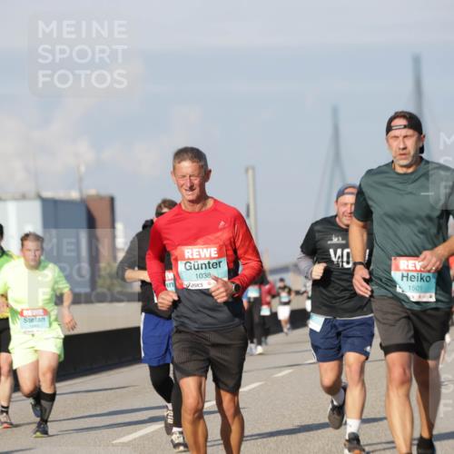 03.10.2025 - Köhlbrandbrückenlauf Jannik Wohlers http://msf.ph/oto/9083413 03.10.2025 09:55:49 Position 3 1038, 1501 meine-sportfotos.de