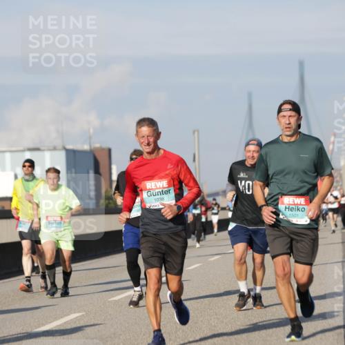 03.10.2025 - Köhlbrandbrückenlauf Jannik Wohlers http://msf.ph/oto/9083429 03.10.2025 09:55:49 Position 3 1681, 1038, 1501 meine-sportfotos.de
