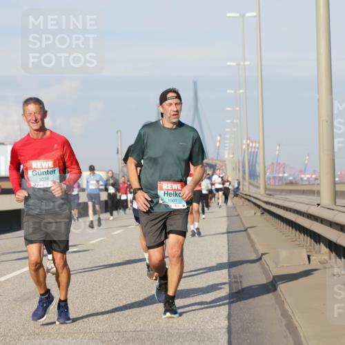 03.10.2025 - Köhlbrandbrückenlauf Jannik Wohlers http://msf.ph/oto/9083450 03.10.2025 09:55:51 Position 3 1038, 1501 meine-sportfotos.de