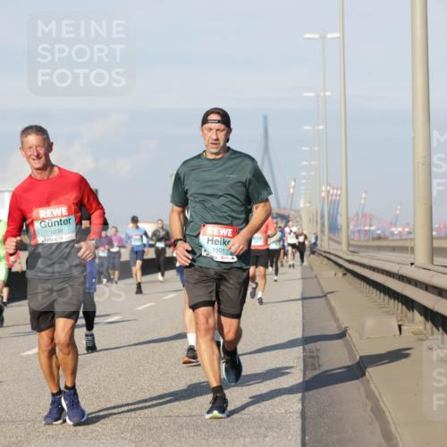 03.10.2025 - Köhlbrandbrückenlauf Jannik Wohlers http://msf.ph/oto/9083477 03.10.2025 09:55:51 Position 3 1038, 1501 meine-sportfotos.de
