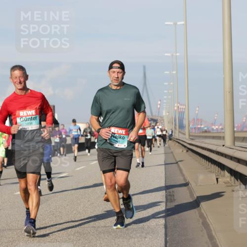 03.10.2025 - Köhlbrandbrückenlauf Jannik Wohlers http://msf.ph/oto/9083486 03.10.2025 09:55:51 Position 3 1038, 1501 meine-sportfotos.de