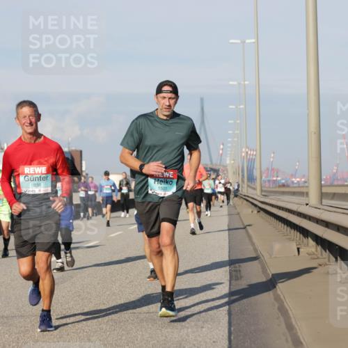 03.10.2025 - Köhlbrandbrückenlauf Jannik Wohlers http://msf.ph/oto/9083492 03.10.2025 09:55:51 Position 3 1038, 1501 meine-sportfotos.de