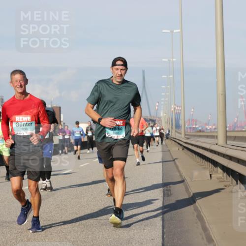 03.10.2025 - Köhlbrandbrückenlauf Jannik Wohlers http://msf.ph/oto/9083498 03.10.2025 09:55:51 Position 3 1038, 1501 meine-sportfotos.de