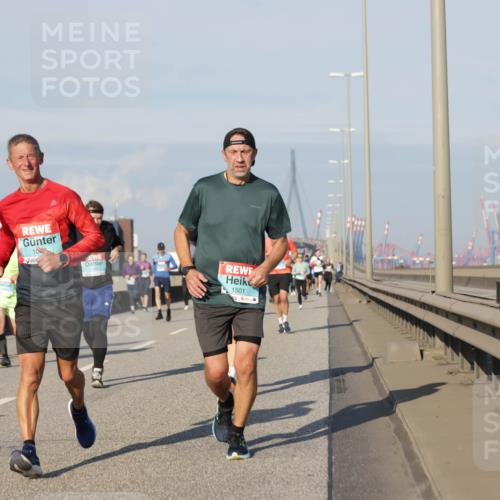 03.10.2025 - Köhlbrandbrückenlauf Jannik Wohlers http://msf.ph/oto/9083516 03.10.2025 09:55:51 Position 3 108, 1501 meine-sportfotos.de