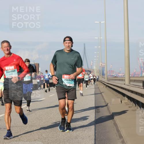 03.10.2025 - Köhlbrandbrückenlauf Jannik Wohlers http://msf.ph/oto/9083523 03.10.2025 09:55:51 Position 3 1038, 1501 meine-sportfotos.de