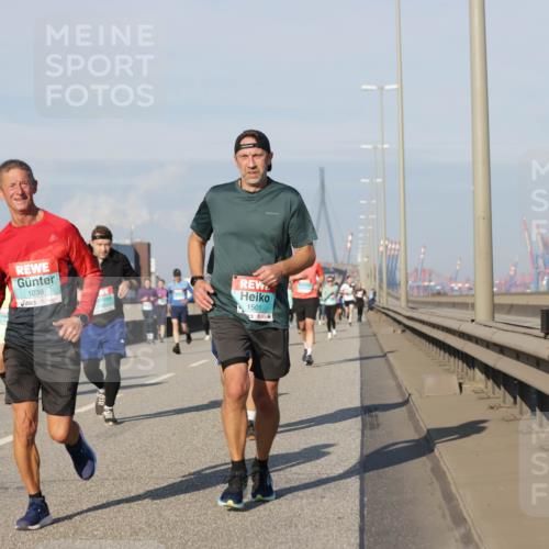 03.10.2025 - Köhlbrandbrückenlauf Jannik Wohlers http://msf.ph/oto/9083529 03.10.2025 09:55:51 Position 3 1038, 1501 meine-sportfotos.de