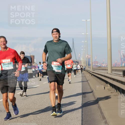 03.10.2025 - Köhlbrandbrückenlauf Jannik Wohlers http://msf.ph/oto/9083538 03.10.2025 09:55:51 Position 3 1038, 1501 meine-sportfotos.de