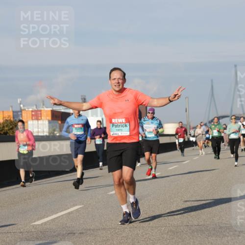 03.10.2025 - Köhlbrandbrückenlauf Jannik Wohlers http://msf.ph/oto/9083649 03.10.2025 09:55:57 Position 3 1973 meine-sportfotos.de