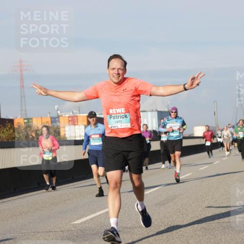 03.10.2025 - Köhlbrandbrückenlauf Jannik Wohlers http://msf.ph/oto/9083676 03.10.2025 09:55:57 Position 3 1973 meine-sportfotos.de
