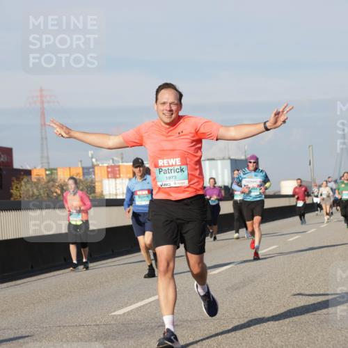 03.10.2025 - Köhlbrandbrückenlauf Jannik Wohlers http://msf.ph/oto/9083681 03.10.2025 09:55:57 Position 3 1973 meine-sportfotos.de