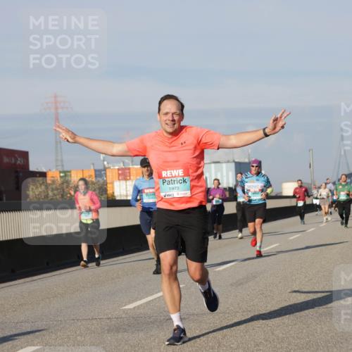 03.10.2025 - Köhlbrandbrückenlauf Jannik Wohlers http://msf.ph/oto/9083684 03.10.2025 09:55:57 Position 3 1973 meine-sportfotos.de