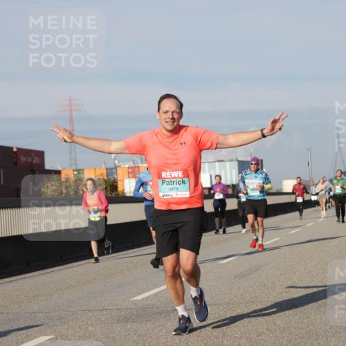 03.10.2025 - Köhlbrandbrückenlauf Jannik Wohlers http://msf.ph/oto/9083695 03.10.2025 09:55:57 Position 3 1973 meine-sportfotos.de