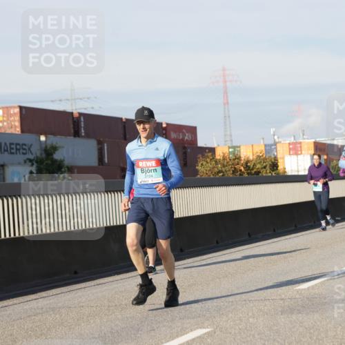 03.10.2025 - Köhlbrandbrückenlauf Jannik Wohlers http://msf.ph/oto/9083761 03.10.2025 09:55:59 Position 3 3124 meine-sportfotos.de