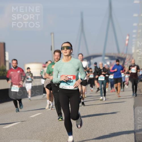 03.10.2025 - Köhlbrandbrückenlauf Jannik Wohlers http://msf.ph/oto/9083791 03.10.2025 09:56:00 Position 3 2384 meine-sportfotos.de