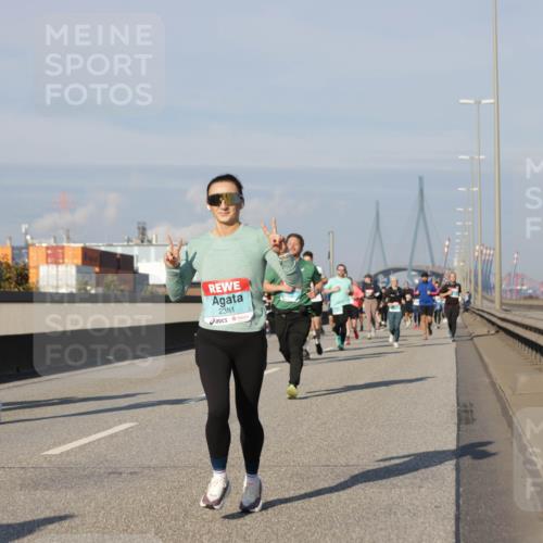 03.10.2025 - Köhlbrandbrückenlauf Jannik Wohlers http://msf.ph/oto/9083862 03.10.2025 09:56:03 Position 3 2381 meine-sportfotos.de