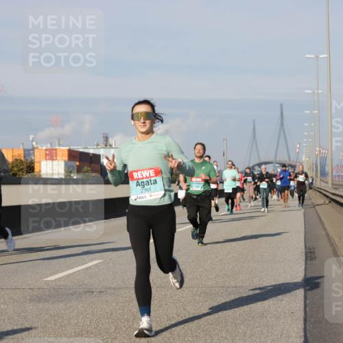 03.10.2025 - Köhlbrandbrückenlauf Jannik Wohlers http://msf.ph/oto/9083878 03.10.2025 09:56:03 Position 3 2381 meine-sportfotos.de