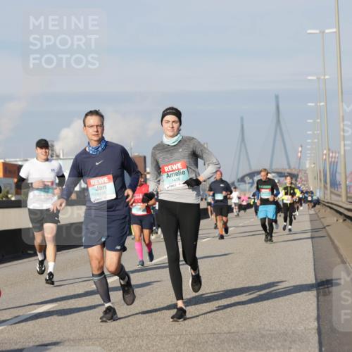 03.10.2025 - Köhlbrandbrückenlauf Jannik Wohlers http://msf.ph/oto/9085516 03.10.2025 09:56:52 Position 3 3186, 1439, 1438 meine-sportfotos.de