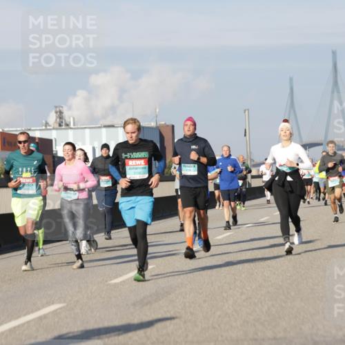 03.10.2025 - Köhlbrandbrückenlauf Jannik Wohlers http://msf.ph/oto/9085675 03.10.2025 09:56:57 Position 3 3156 meine-sportfotos.de