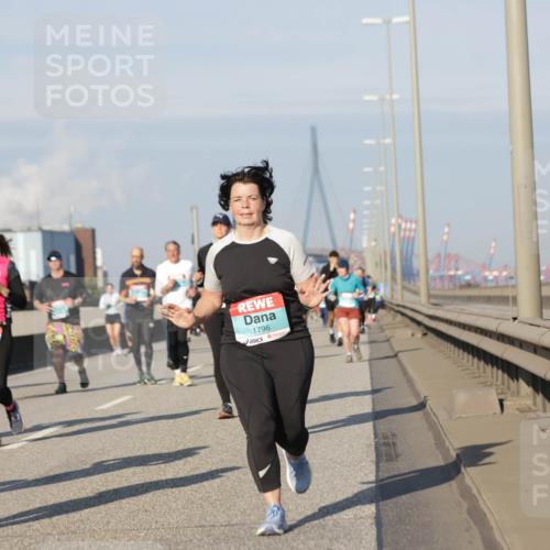 03.10.2025 - Köhlbrandbrückenlauf Jannik Wohlers http://msf.ph/oto/9090088 03.10.2025 09:58:50 Position 3 1745, 1796 meine-sportfotos.de