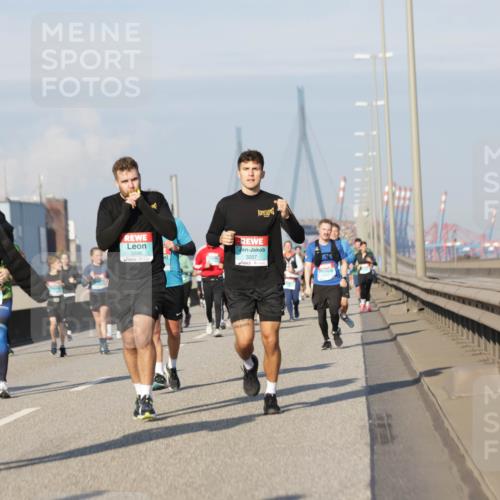 03.10.2025 - Köhlbrandbrückenlauf Jannik Wohlers http://msf.ph/oto/9090450 03.10.2025 09:59:00 Position 3 1372, 3206, 3207 meine-sportfotos.de