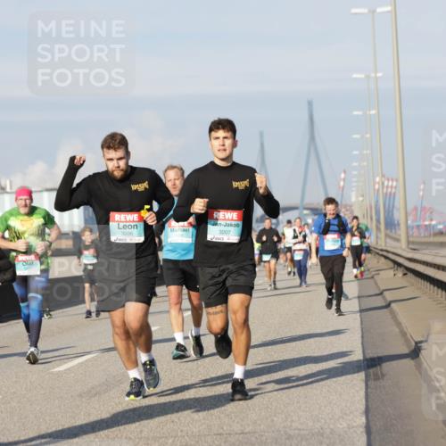 03.10.2025 - Köhlbrandbrückenlauf Jannik Wohlers http://msf.ph/oto/9090544 03.10.2025 09:59:01 Position 3 1372, 3206, 3207 meine-sportfotos.de