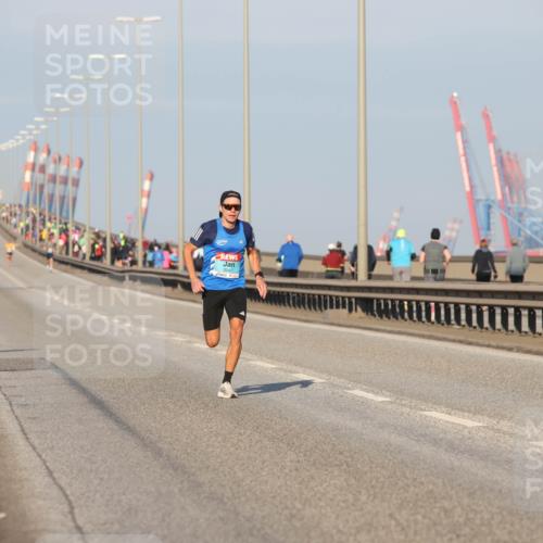 03.10.2025 - Köhlbrandbrückenlauf Lena Gebhardt http://msf.ph/oto/9095488 03.10.2025 09:32:17 Position 2  meine-sportfotos.de