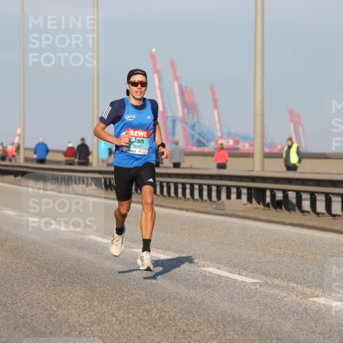 03.10.2025 - Köhlbrandbrückenlauf Lena Gebhardt http://msf.ph/oto/9095667 03.10.2025 09:32:20 Position 2 3247 meine-sportfotos.de