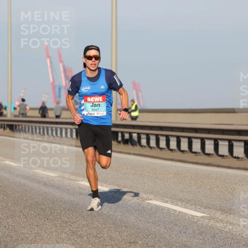 03.10.2025 - Köhlbrandbrückenlauf Lena Gebhardt http://msf.ph/oto/9095755 03.10.2025 09:32:21 Position 2 3247 meine-sportfotos.de