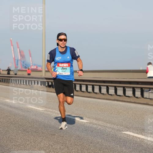 03.10.2025 - Köhlbrandbrückenlauf Lena Gebhardt http://msf.ph/oto/9095807 03.10.2025 09:32:21 Position 2 3247 meine-sportfotos.de