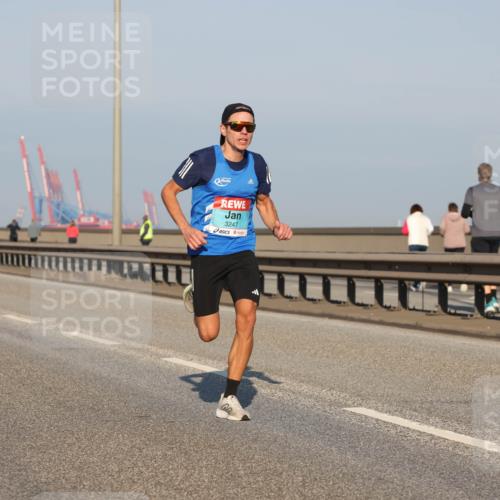 03.10.2025 - Köhlbrandbrückenlauf Lena Gebhardt http://msf.ph/oto/9095835 03.10.2025 09:32:22 Position 2 3247 meine-sportfotos.de