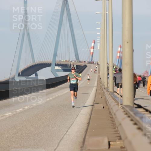 03.10.2025 - Köhlbrandbrückenlauf Lena Gebhardt http://msf.ph/oto/9095930 03.10.2025 09:32:56 Position 2  meine-sportfotos.de