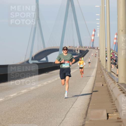 03.10.2025 - Köhlbrandbrückenlauf Lena Gebhardt http://msf.ph/oto/9096040 03.10.2025 09:33:00 Position 2  meine-sportfotos.de