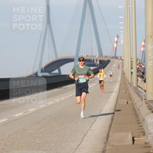 03.10.2025 - Köhlbrandbrückenlauf Lena Gebhardt http://msf.ph/oto/9096059 03.10.2025 09:33:00 Position 2  meine-sportfotos.de