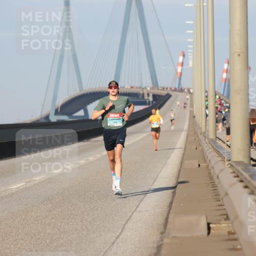 03.10.2025 - Köhlbrandbrückenlauf Lena Gebhardt http://msf.ph/oto/9096081 03.10.2025 09:33:00 Position 2  meine-sportfotos.de