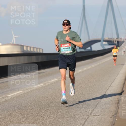 03.10.2025 - Köhlbrandbrückenlauf Lena Gebhardt http://msf.ph/oto/9096294 03.10.2025 09:33:04 Position 2 1008, 1 meine-sportfotos.de