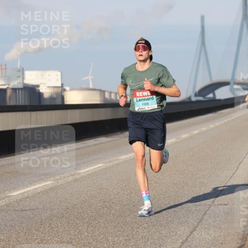 03.10.2025 - Köhlbrandbrückenlauf Lena Gebhardt http://msf.ph/oto/9096356 03.10.2025 09:33:04 Position 2 1008 meine-sportfotos.de