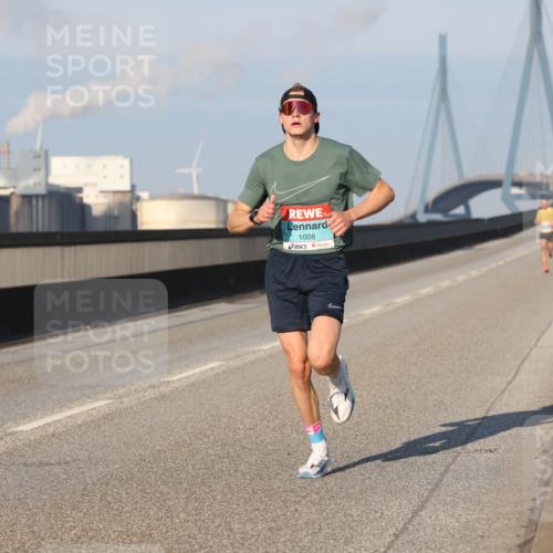 03.10.2025 - Köhlbrandbrückenlauf Lena Gebhardt http://msf.ph/oto/9096382 03.10.2025 09:33:04 Position 2 1008 meine-sportfotos.de
