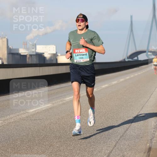 03.10.2025 - Köhlbrandbrückenlauf Lena Gebhardt http://msf.ph/oto/9096440 03.10.2025 09:33:05 Position 2 1008 meine-sportfotos.de