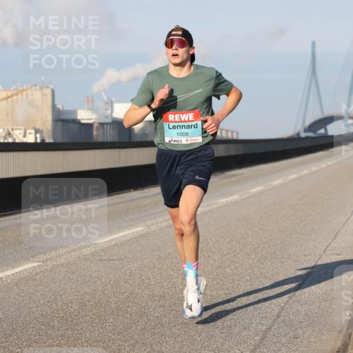03.10.2025 - Köhlbrandbrückenlauf Lena Gebhardt http://msf.ph/oto/9096454 03.10.2025 09:33:05 Position 2 1008 meine-sportfotos.de