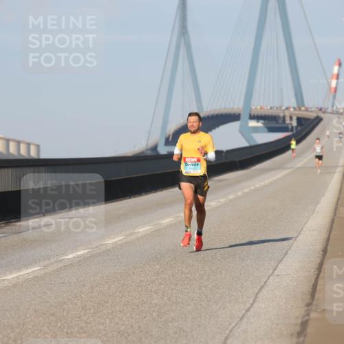 03.10.2025 - Köhlbrandbrückenlauf Lena Gebhardt http://msf.ph/oto/9096490 03.10.2025 09:33:11 Position 2  meine-sportfotos.de