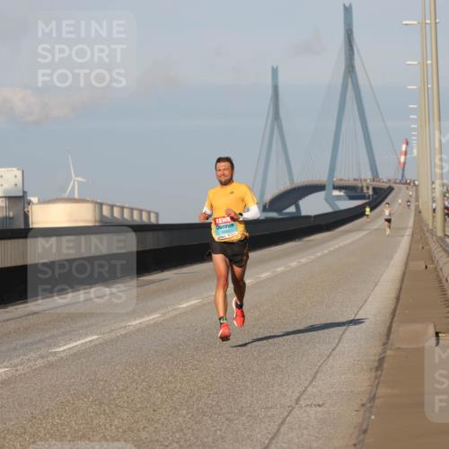 03.10.2025 - Köhlbrandbrückenlauf Lena Gebhardt http://msf.ph/oto/9096619 03.10.2025 09:33:14 Position 2  meine-sportfotos.de