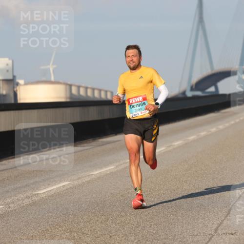 03.10.2025 - Köhlbrandbrückenlauf Lena Gebhardt http://msf.ph/oto/9096669 03.10.2025 09:33:15 Position 2 3590 meine-sportfotos.de
