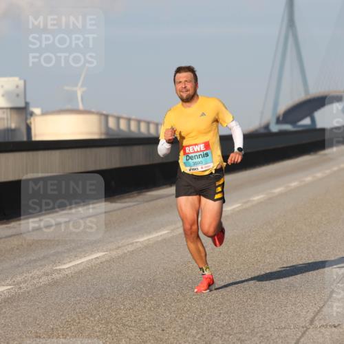 03.10.2025 - Köhlbrandbrückenlauf Lena Gebhardt http://msf.ph/oto/9096698 03.10.2025 09:33:15 Position 2 3590 meine-sportfotos.de