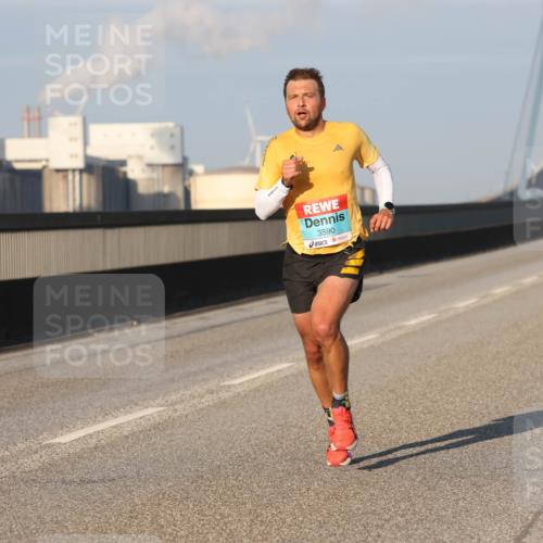 03.10.2025 - Köhlbrandbrückenlauf Lena Gebhardt http://msf.ph/oto/9096754 03.10.2025 09:33:16 Position 2 3590 meine-sportfotos.de