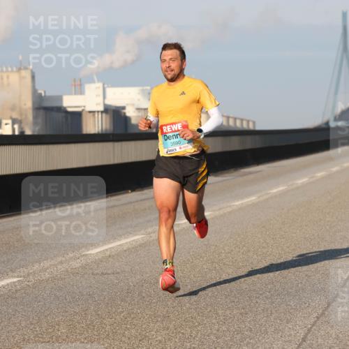 03.10.2025 - Köhlbrandbrückenlauf Lena Gebhardt http://msf.ph/oto/9096792 03.10.2025 09:33:17 Position 2 3590 meine-sportfotos.de